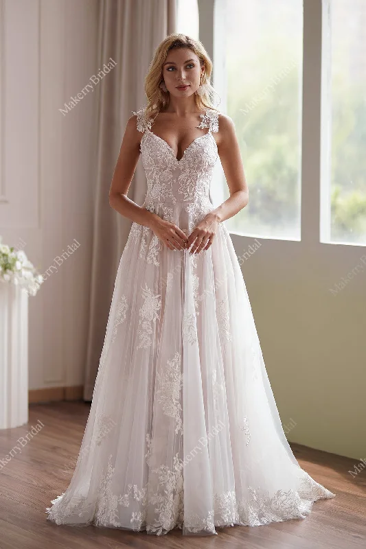 Delicate Shimmering Lace Wedding Gown With Sweetheart Bodice